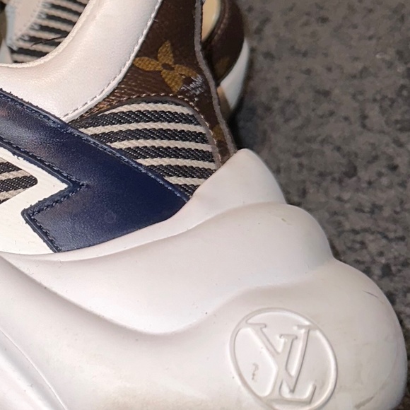 Loui Vuitton - Picture 5 of 7